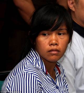 http://i.dailymail.co.uk/i/pix/2015/04/29/16/28191DC200000578-3060871-Mary_Jane_Fiesta_Veloso_from_the_Philippines_during_the_trial_in-m-13_1430321160352.jpg